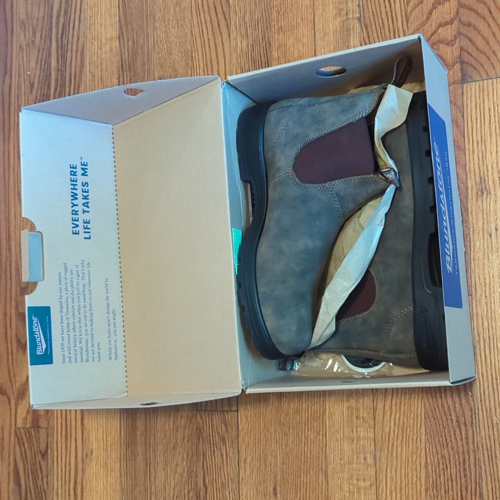 NWT Blundstone 585 Rustic Brown Boots Pull-on Classic Chelsea Men's 9.5